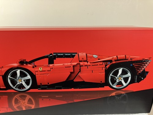 LEGO TECHNIC: Ferrari Daytona SP3 (42143).Brand new sealed - Picture 10 of 11