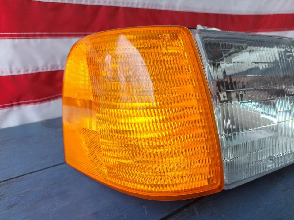 1984 AUDI 100 5000 HEAD LIGHT RIGHT HAND PASSENGER HELLA 1EJ004909-10 NOS BIN29 Foto 2 de 4