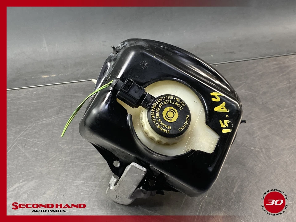 2013-2017 Audi A4 A5 Allroad S5 Brake Master Cylinder --- 8K0611301A 4G2611021A - Image 3 of 4