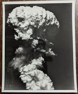 Vintage 8x10 AEC Op Crossroads Photo ''ABLE'' First A - Bomb Test At Bikini 1946