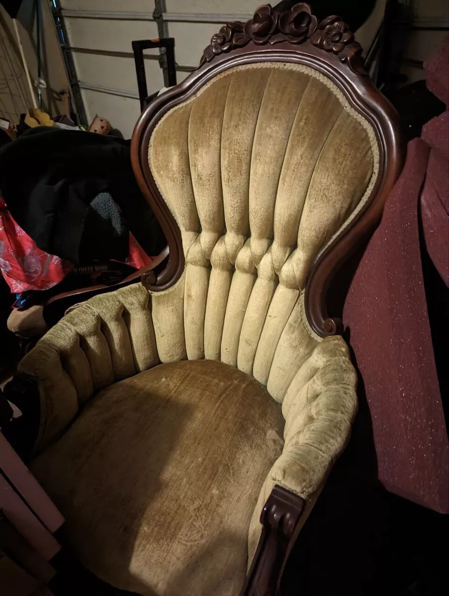 vintage king and queen chairs