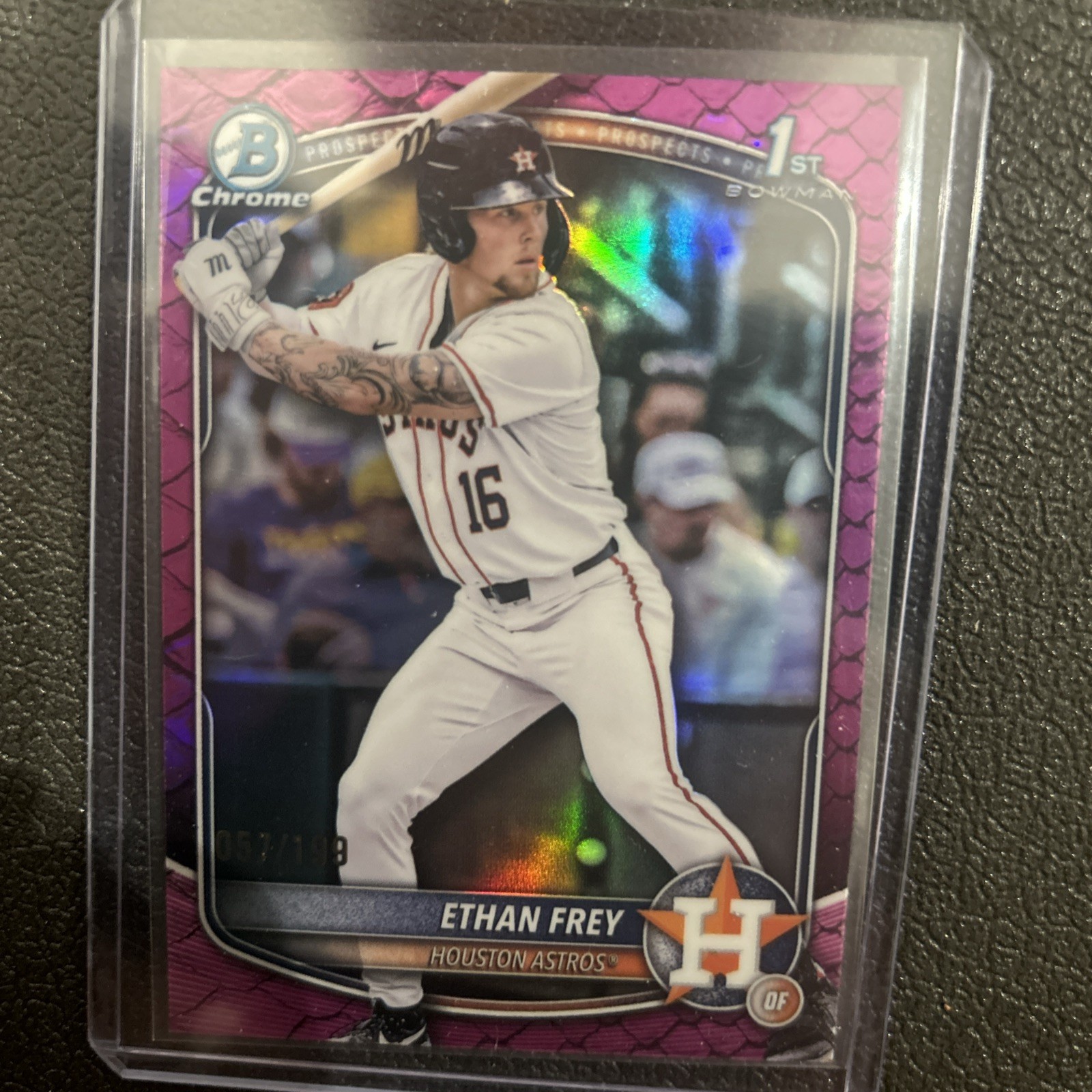 ETHAN FREY 2025 BOWMAN CHROME DRAFT 1ST #BDC-67 FUCHSIA REPTILIAN /199