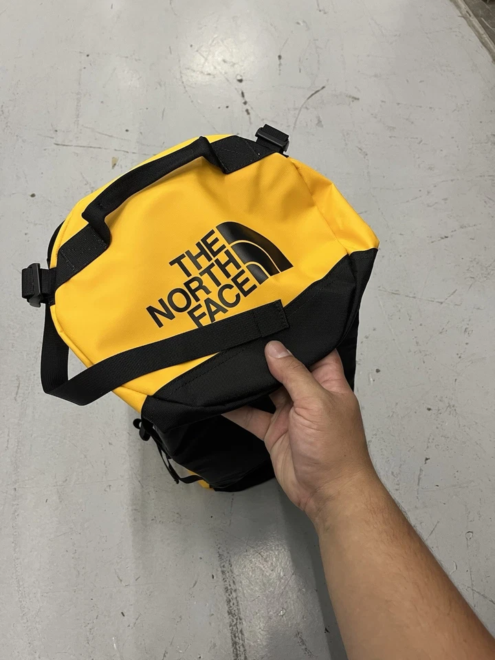 Bolso de Lona The North Face Base Camp XS Amarillo 35L Mochila para Artículos Personales NUEVO Foto 3 de 4
