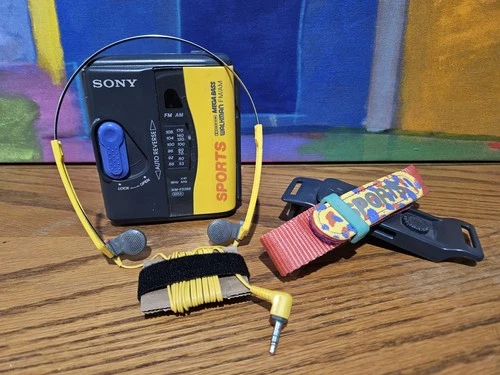 Sony Sports Mega Bass Walkman FM/AM Radio WM-FS395 - Vintage Tested