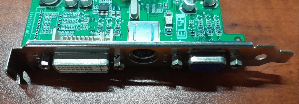 ELSA Gladiac FX 736 - 256MB AGP - GeForce FX 5700 - Image 4 of 4