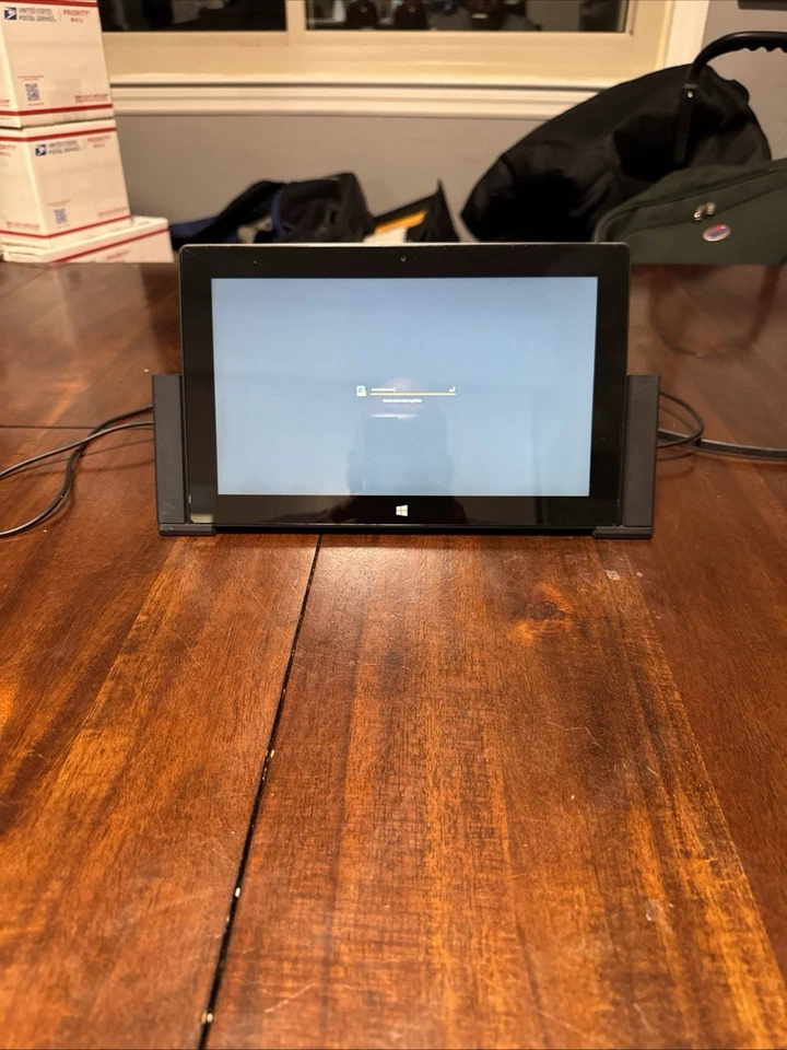 Microsoft Surface PRO Windows 8 Pro 128 GB w/ Docking For Parts As Is - No Login - Image 3 of 4