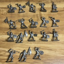 18 Toy soldiers Silver Pewter Color medieval knights 1/32 plastic Lot Vintage
