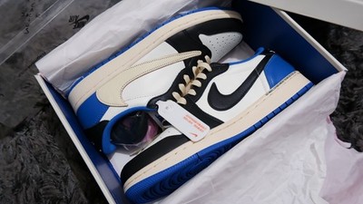   Travis Scott x Fragment Air Jordan 1 Low   Size US 8.5    