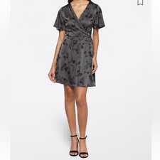 41 Hawthorn Scarlett Gray Floral Flutter Sleeve Satin Wrap Mini Dress S NEW