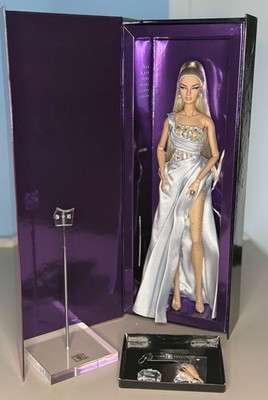 Integrity Toys AGNES VON WEISS  LEGENDARY STATUS  25th Anniversary Doll - MIB