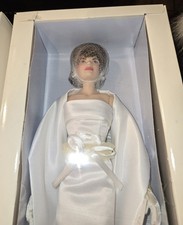 Franklin Mint Jackie Kennedy Doll The Satin Gown  Accessories NRFB OSS NEW
