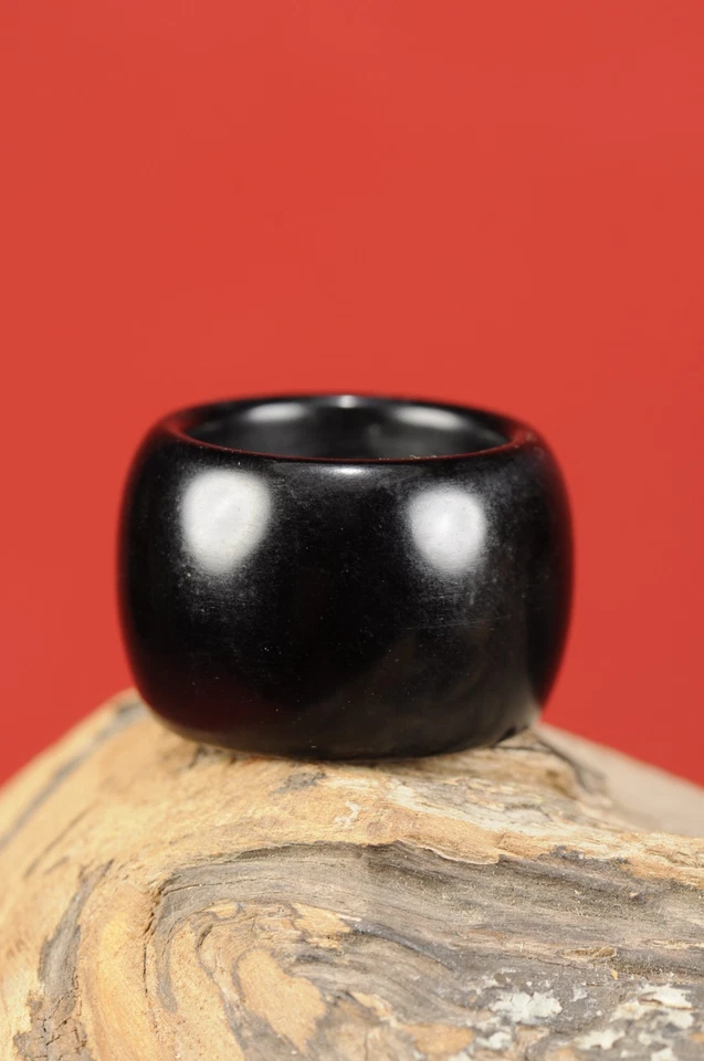 ANILLO GENERAL CERTIFICADO 25g 100% NATURAL XIN JIANG HOTAN JADE NEGRO TALLADO A MANO Foto 2 de 4