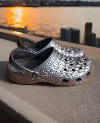 Crocs Classic Metallic Geometric Crocskin 209093-040 Silver  display picture 1