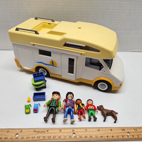 Playmobil 5928 RV Mobile Camper Set Vehicle w/ Family Figures Dog Accessories