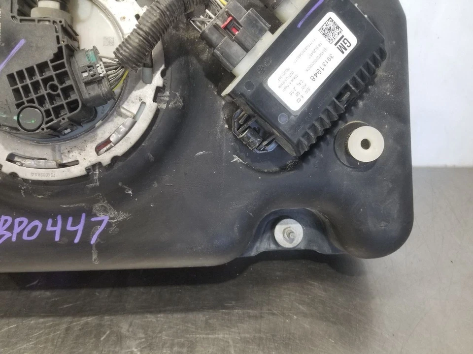 18 2018 GMC CANYON DENALI DIESEL 2.8L EXHAUST FLUID TANK 39131948 Foto 2 de 4