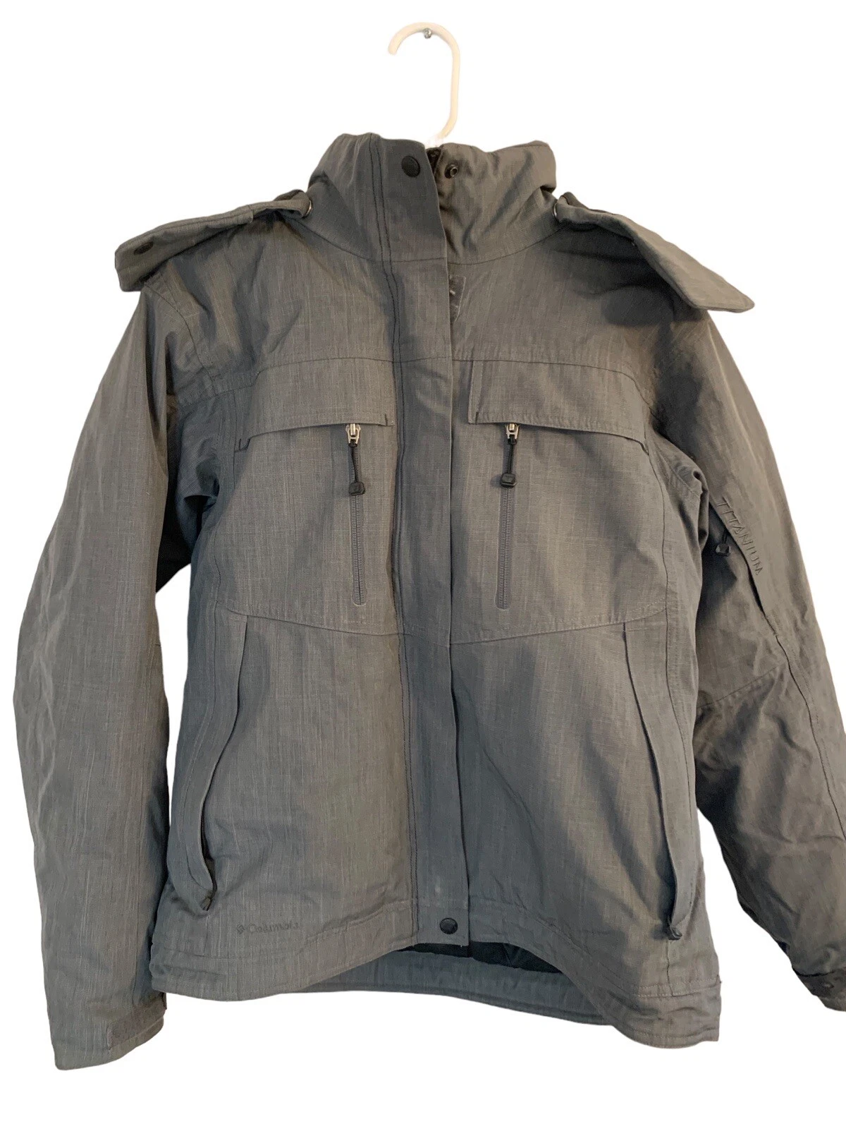 Columbia Titanium Omni-Tech Women’s Gray Winter Ski Jacket Fur Lined Hood 550