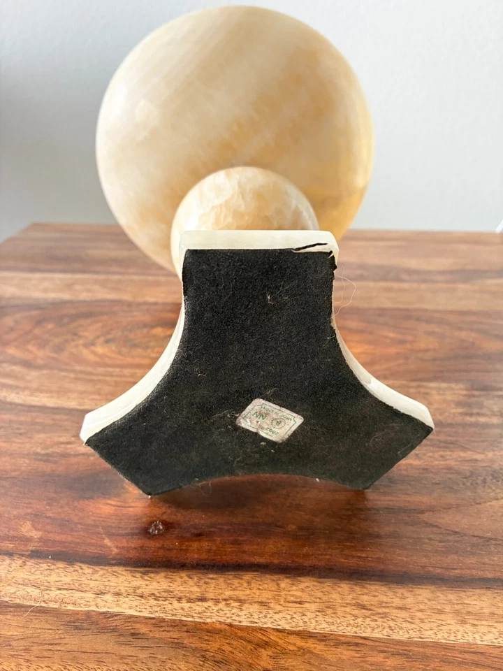 Cuenco pedestal de piedra y latón de alabastro Foto 3 de 4