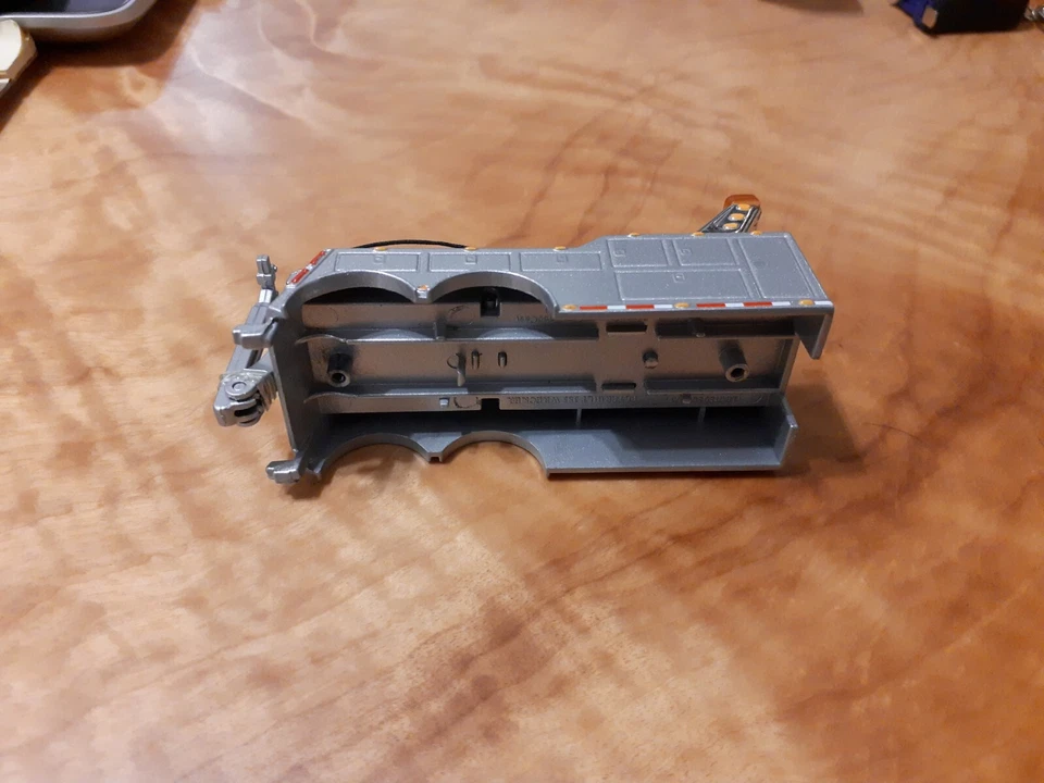 1/64 Silver Wrecker Tow Truck Body For Custom Build SpecCast - Image 4 of 4