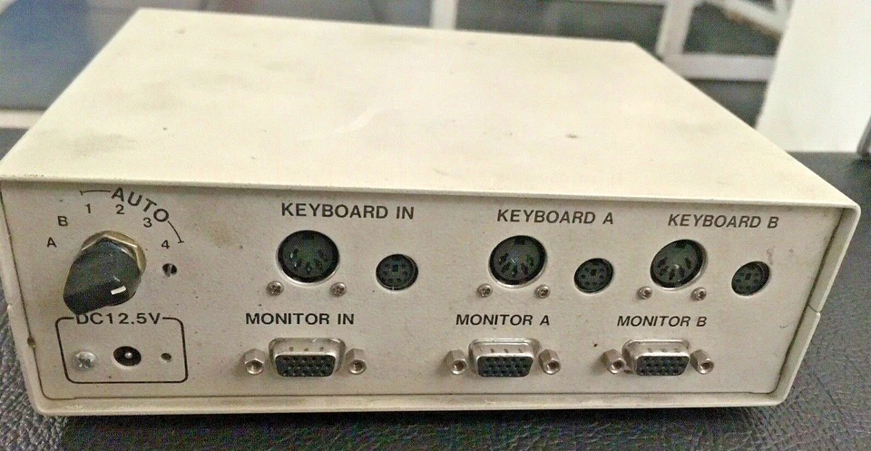 VGA Keyboard RS-232 Data Switch - Immagine 3 di 3