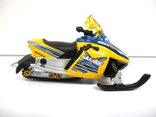 JOHNNY LIGHTNING - 2004 SKI-DOO MXZ X FORMULA XP-S SNOWMOBILE / SNOW MACHINE