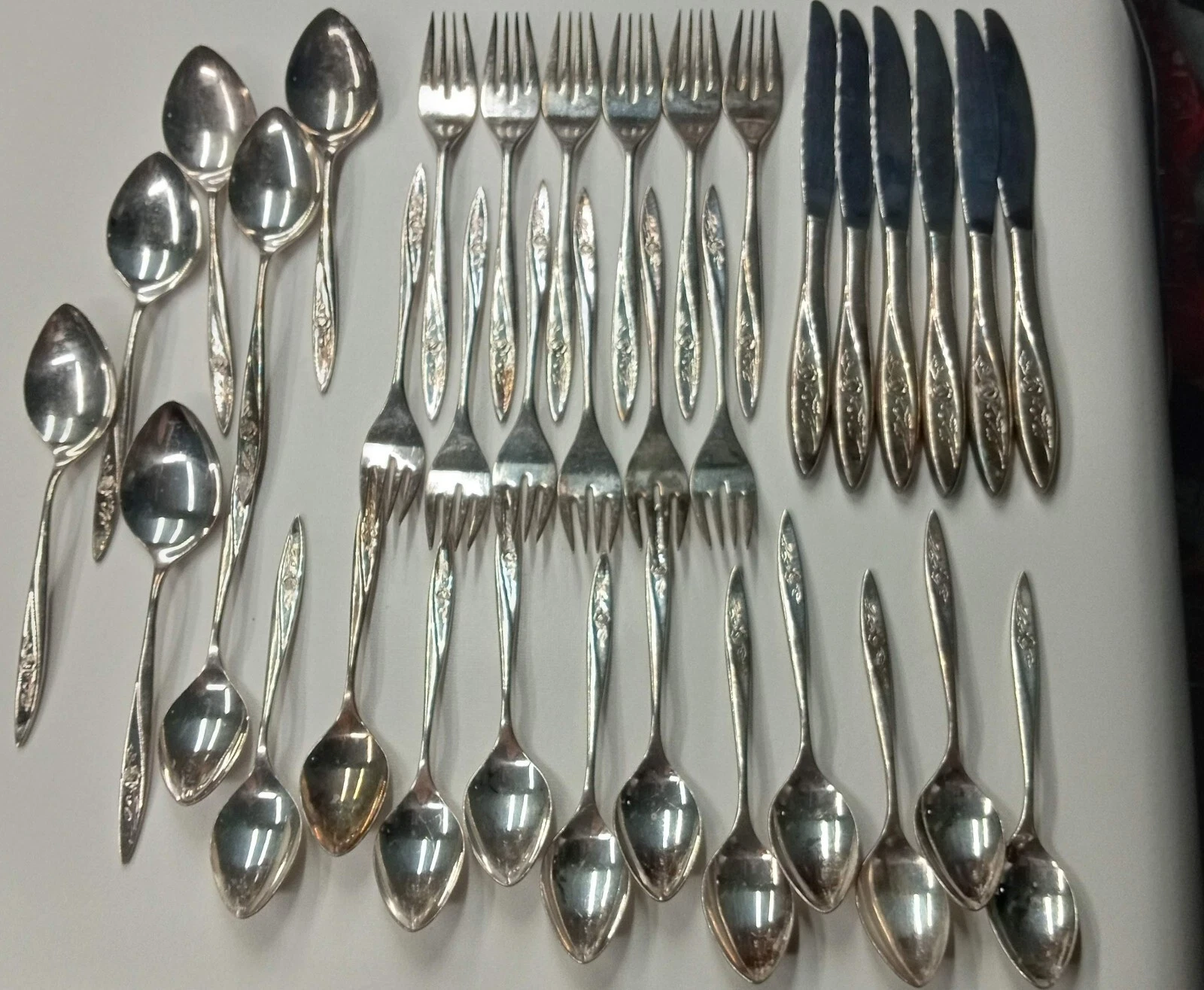 Oneida Community Silverplate Morning Rose 36 Pc Flatware Set Serv 6+