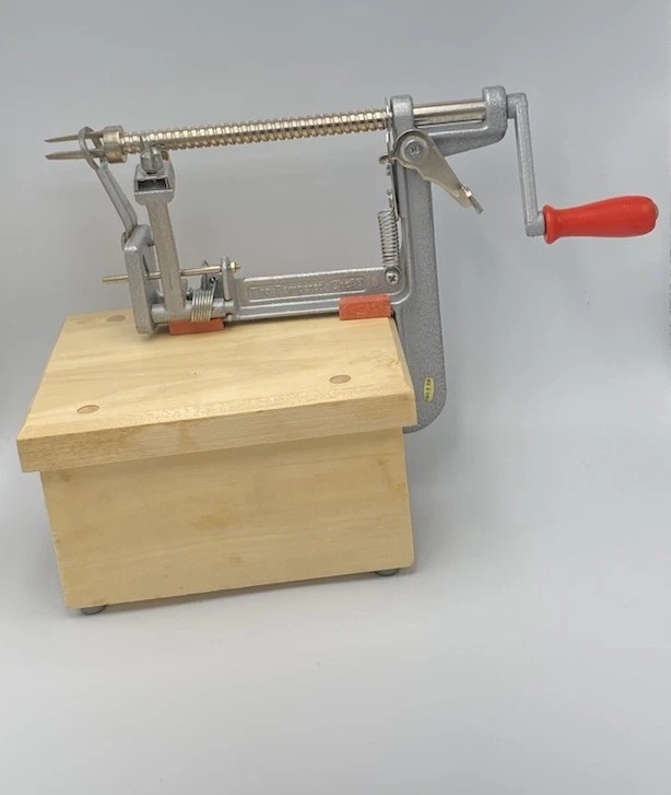 The Pampered Chef Apple Peeler Corer Slicer With Wooden Stand Hand Crank