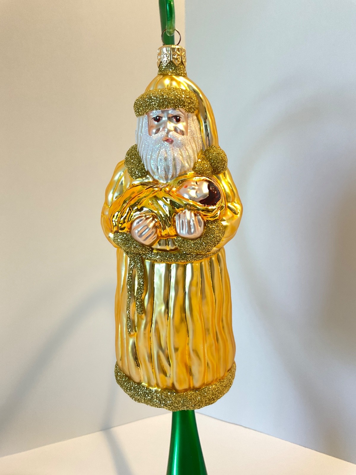Patricia Breen Glass Ornament LOOK AND YOU SHALL FIND HIM GOLD SANTA 6.5” #9727