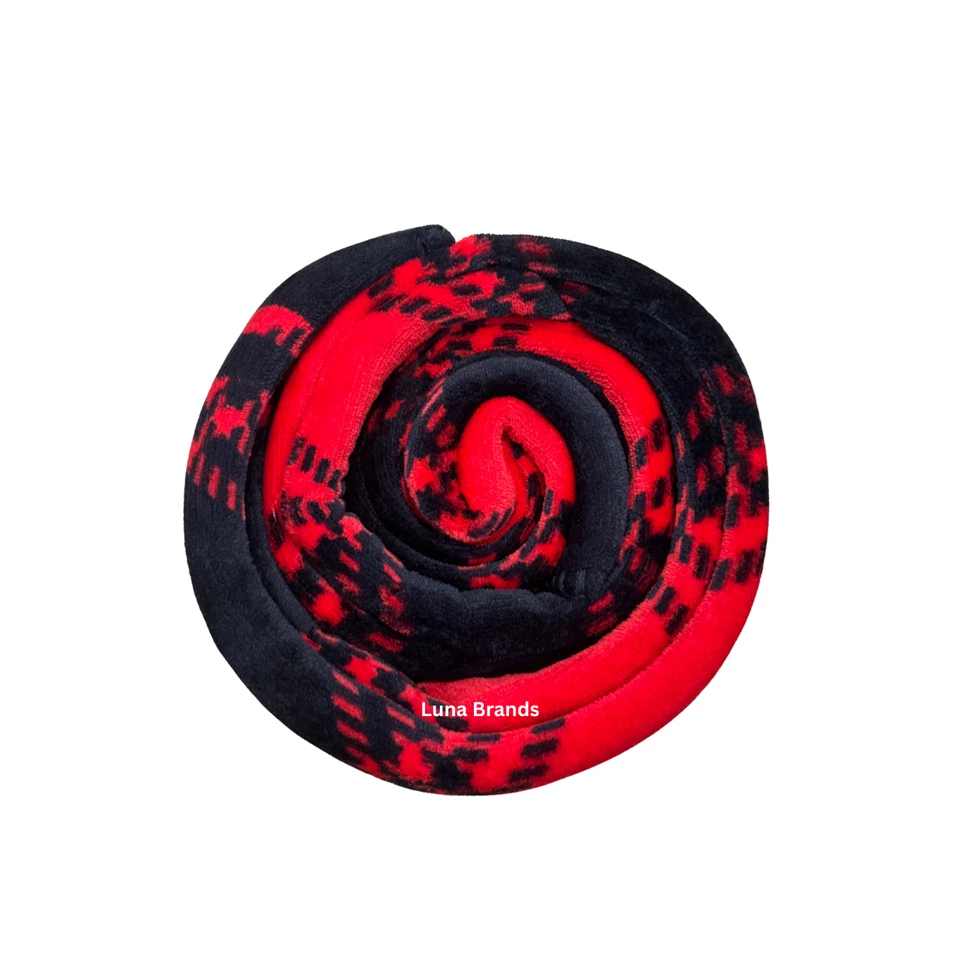 Victoria’s Secret fleece blanket Plaid Red & Back (Christmas 2025) - Image 4 of 4