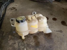 Coolant Reservoir Fits 19-23 SIERRA 1500 PICKUP 1887033