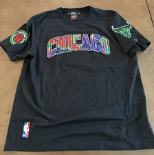 Pro Standard Men's T shirt XL Black Chicago Bulls NBA Patched Short Sleeve