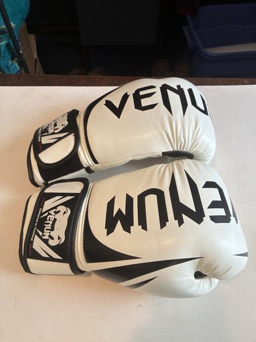 Venum Elite Hook and Loop Training Boxing Gloves - White/Black 12 OZ. - Picture 7 of 16