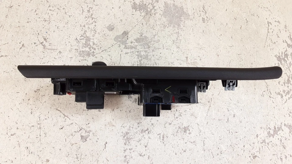 2024 道奇 Charger Daytona EV Drivers LH 前主窗开关原始设备制造商 LKQ — 第 3/4 张图片