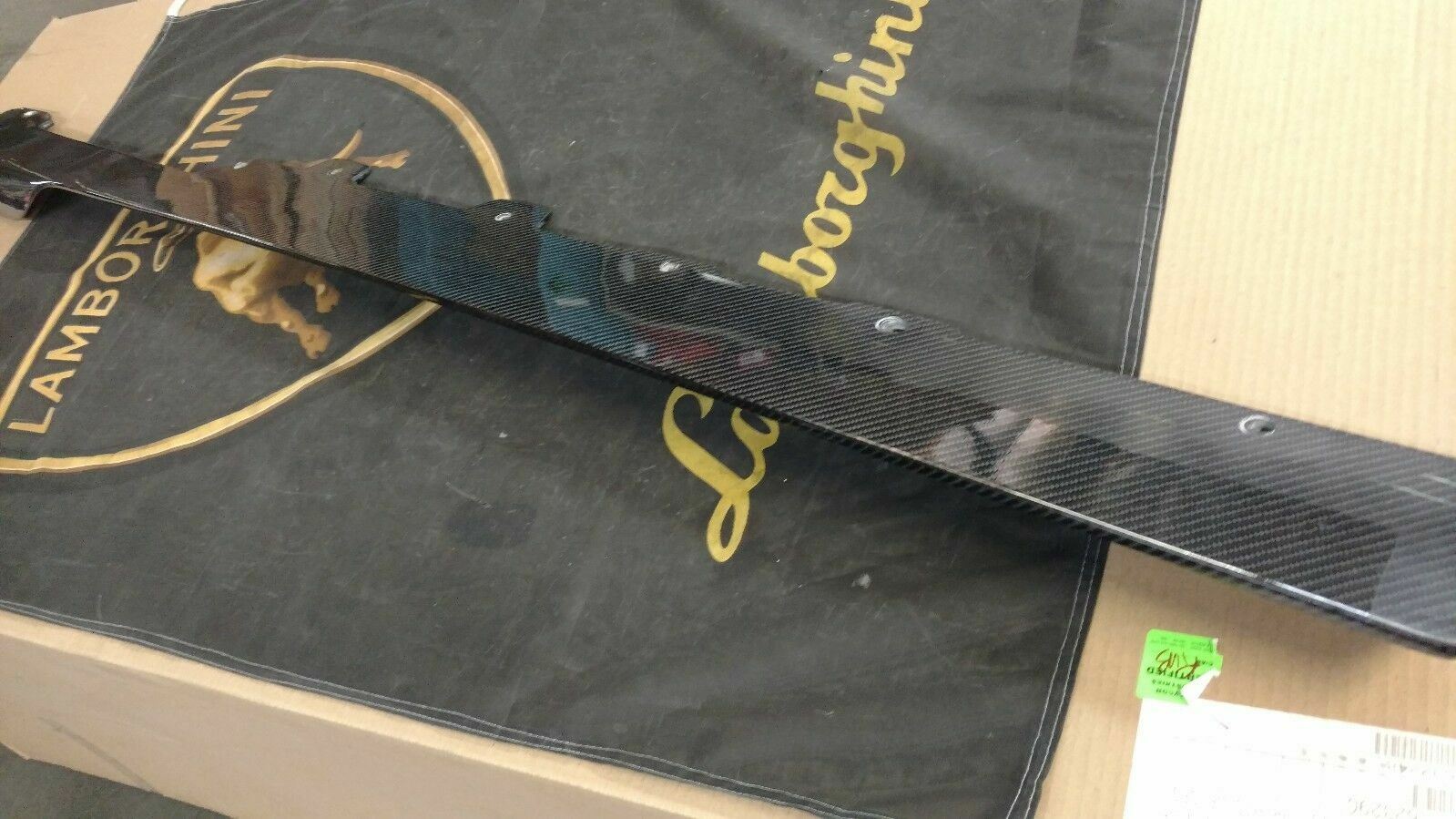 LAMBORGHINI AVENTADOR DRIVER LEFT SIDE CARBON FIBER ROCKER SKID PANEL 