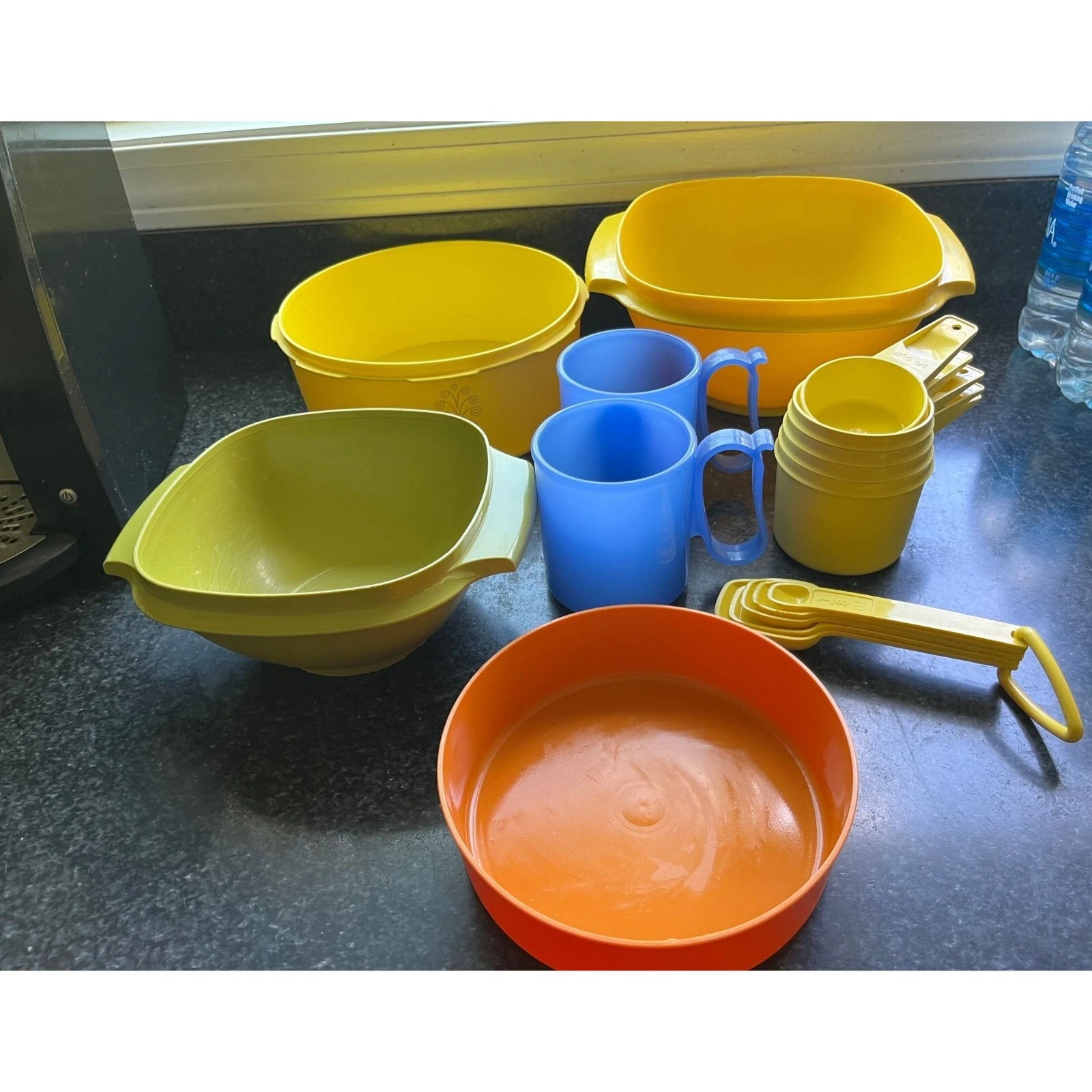 Tupperware One Set Of Measuring Spoon & Gups Vintage Lot Of 8 Pieces Of Various