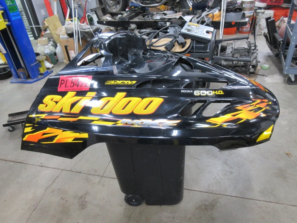 03 SKI-DOO MXZ 传奇 500/600/700/800 ZX 底座 很好 HOOD 仅本地 P/U!! — 第 4/4 张图片