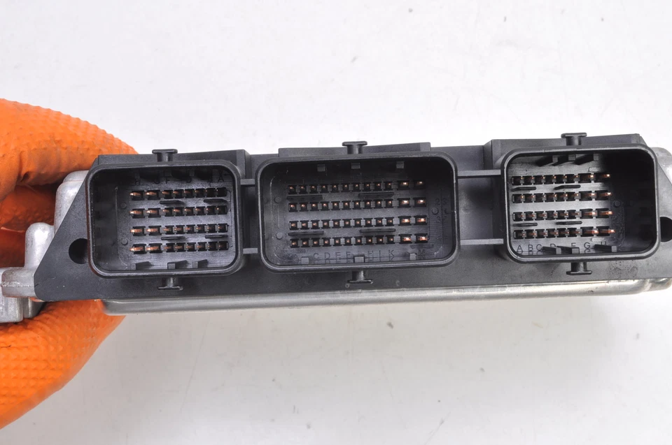 VOLVO S40 II 1.6 D 110CV Centralina Motore 31272996AB - Immagine 3 di 4