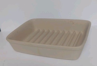 Pampered Chef Small Ridged Baker Stoneware 9 x 6.75 x 1.75 #5112 Bacon Pan EUC