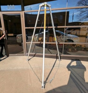 HONEYWELL MILLER 51/7FT Confined Space Tripod 400 lb Capacity Adjustable Height 