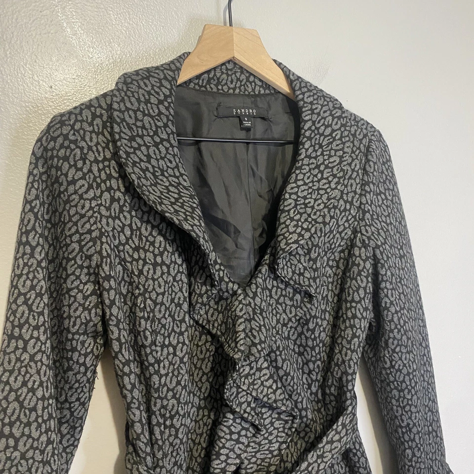 Sandro Studio 夹克女式小号灰色黑色豹纹荷叶边腰带针织 — 第 2/4 张图片