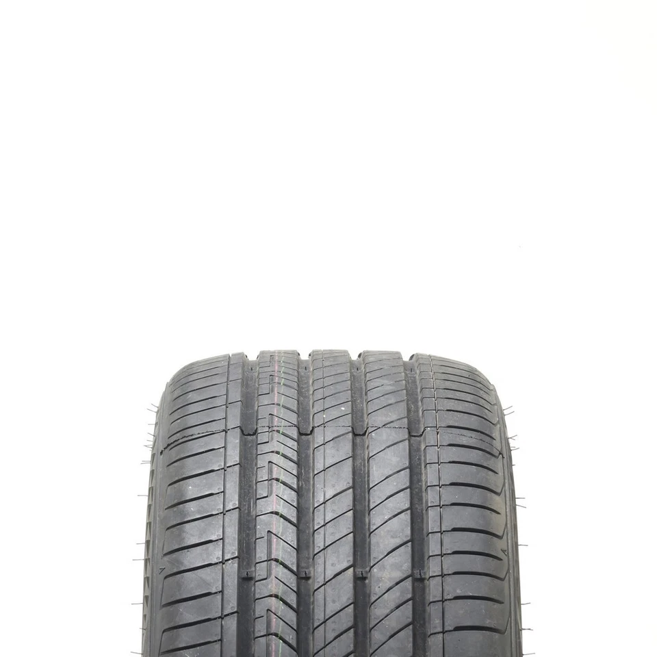 Set of (4) Driven Once 245/40ZR19 Kumho Majesty 9 Solus TA91 98W - 9/32 - Image 3 of 4