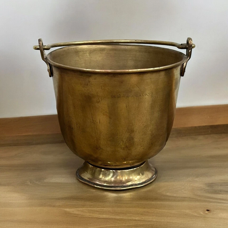 Antiguo balti de latón, cubo de latón Foto 3 de 3