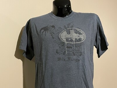 BATMAN - The Caped Crusader Six Flags Magic Mountain California t-shirt Large