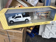 United Rentals Die Cast Collectors Series V. Ford F150 & JLG Boom Lift- New