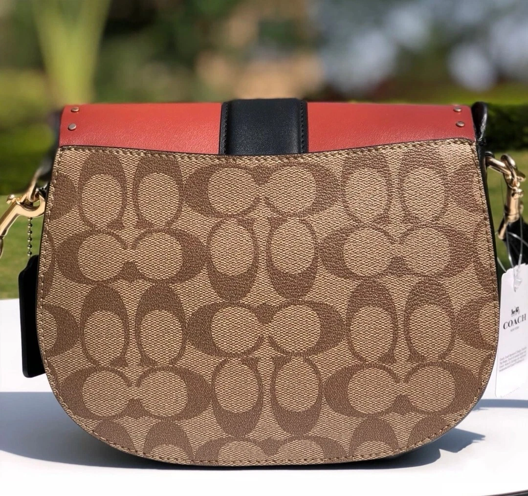 Borsa da sella Coach C3593 Georgie nuova con etichette in tela firmata colorblock con rivetti $398