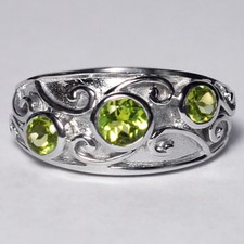 Womens Natural Peridot 3 Stone Vintage Band Ring 925 Sterling Silver Bezel Set