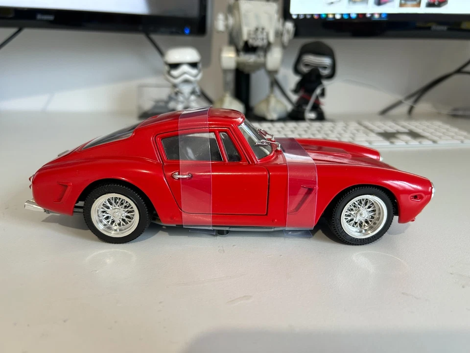 Ferrari 250 GT Berlinette 61 1:18 Diecast Model Car, Red New Boxed - Image 2 of 4