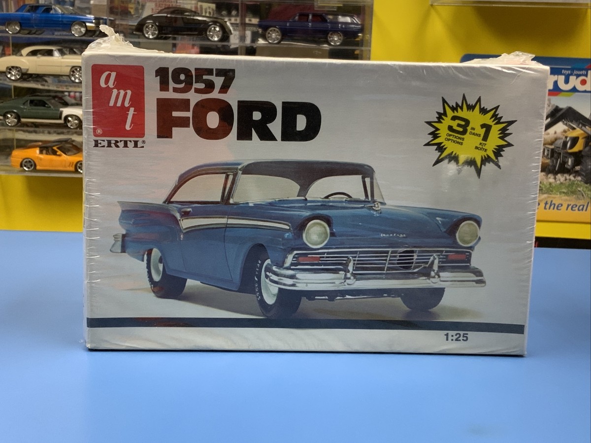 AMT /ERTL 1957 FORD IN 