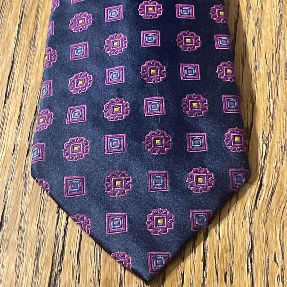 EUC recent ETRO Milano Vibrant Geometric Silk Tie Men’s Necktie Made In Italy - Image 3 of 4