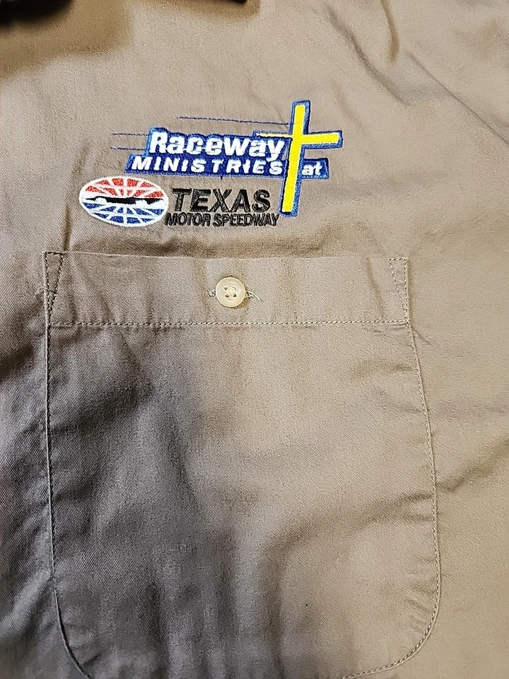 Raceway Ministries TMS Texas Logo Brown Short Sleeve Shirt Button Down Mens 2XL - Image 4 of 4