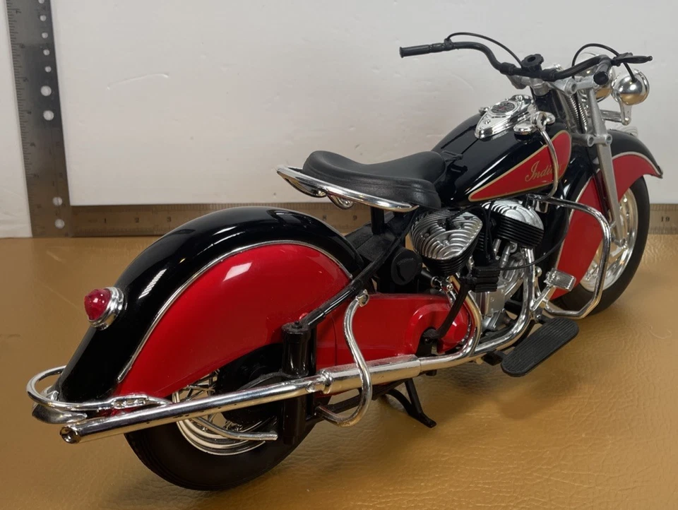 1948 Indian Chief Motorcycle New Ray 1:6 Scale Plastic Model Vintage 1998 Red - Image 4 of 4